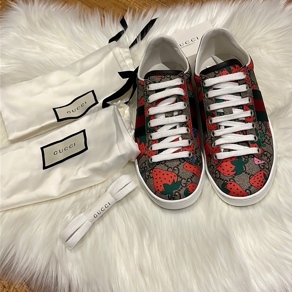 Gucci Ace Strawberry Sneakers - Picture 3 of 16